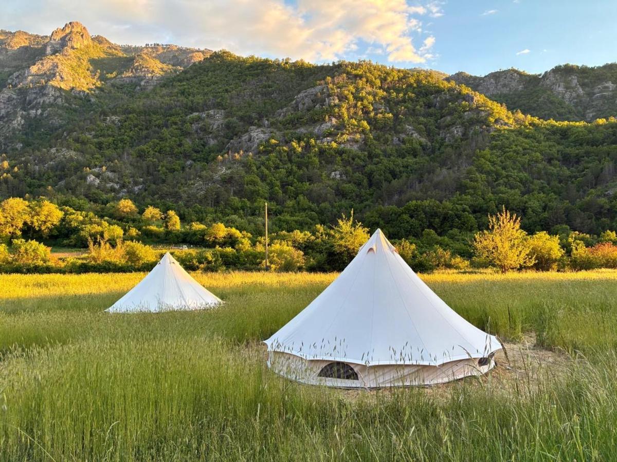 Aluna Camp - B&B Nudo