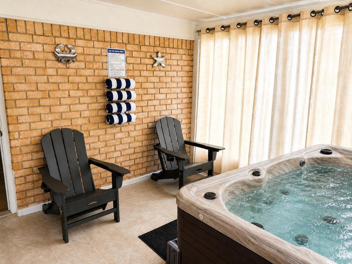 Castaway Retreat Free Charter Included! - B&B Gulf Breeze