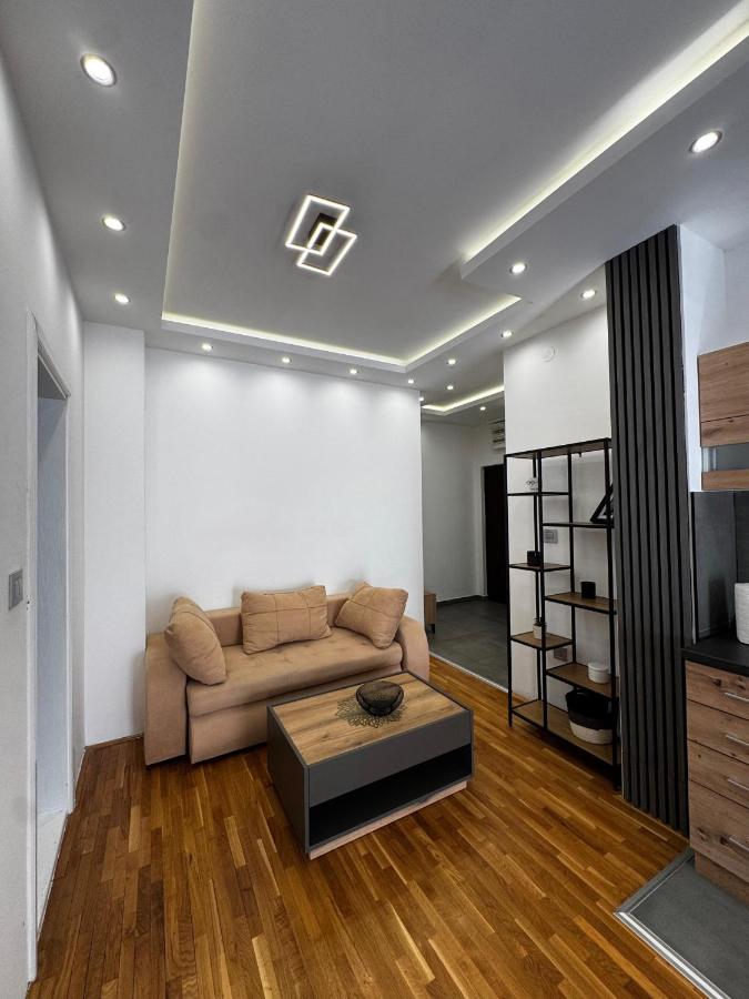 Lux Apartman Inđija - B&B Inđija