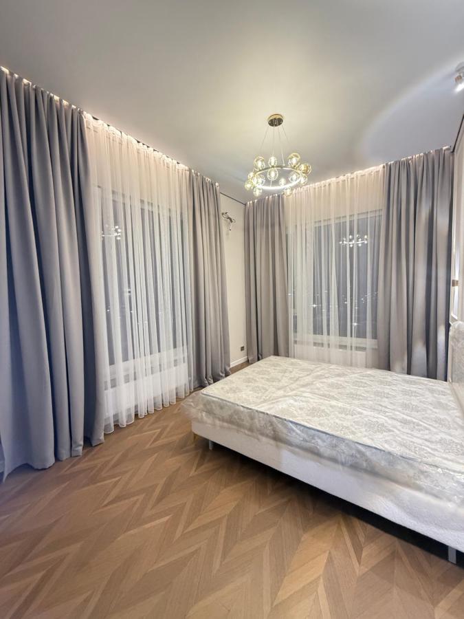 Designer Apartment with Mountain View - Ferienwohnung Almaty