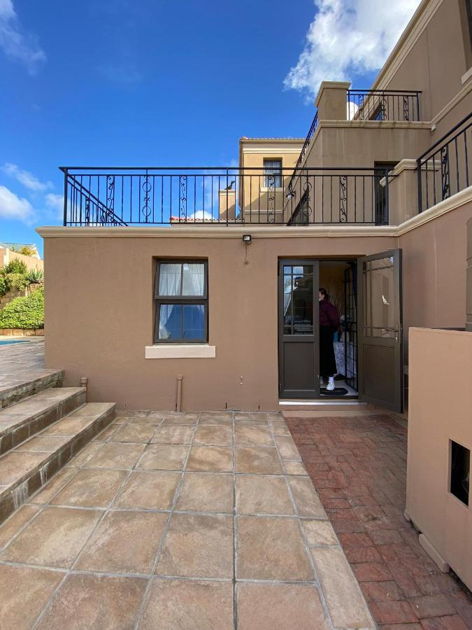 22 on Shiraz 2 - Bed and Breakfast Bellville