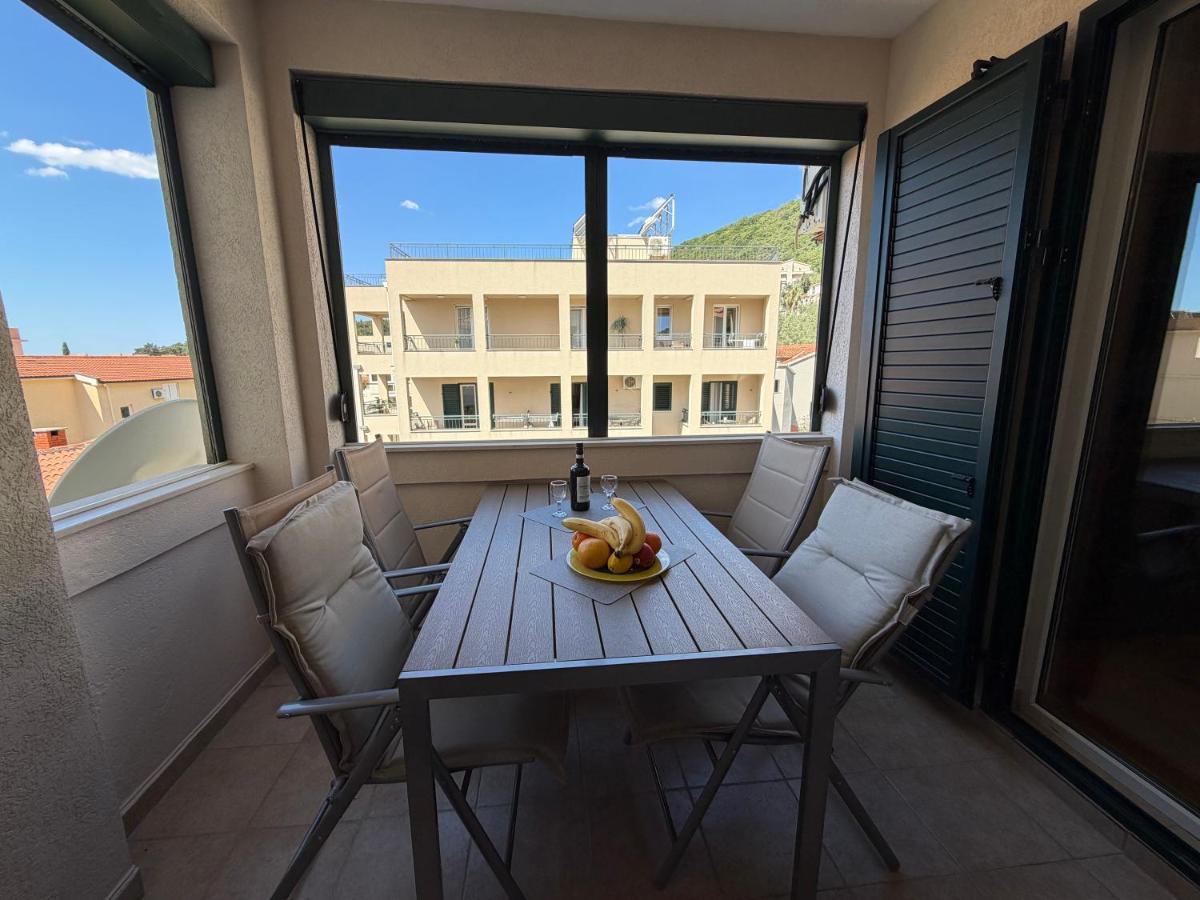Juliana Apartments - B&B Petrovac na Moru