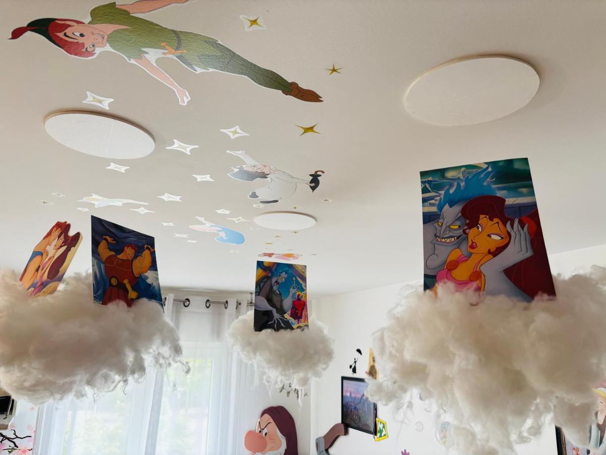 THE ENCHANTED HOUSE ( 15 min walk to Disney) - Bed and Breakfast Serris