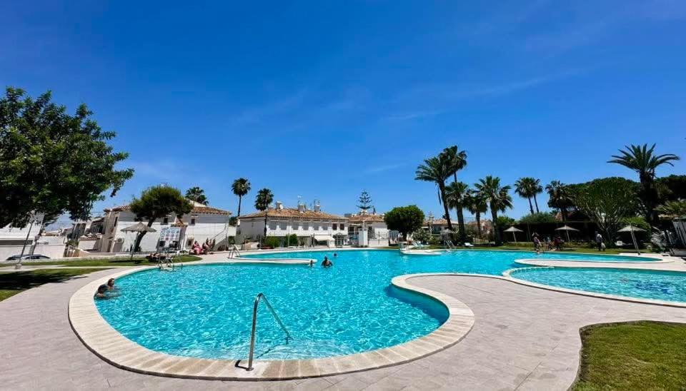 Hidden Gem in the Costa Blanca, Los Balcones, Torrevieja - Chambres d'hôtes Residencia los Altos