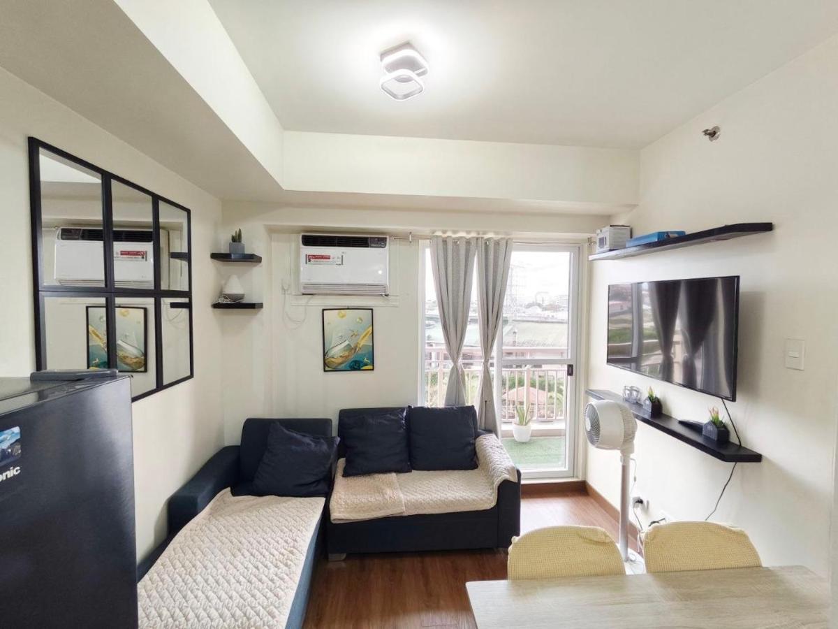 Rosshan's Crib 1BR with Parking near BGC and Ortigas - B&B Manila
