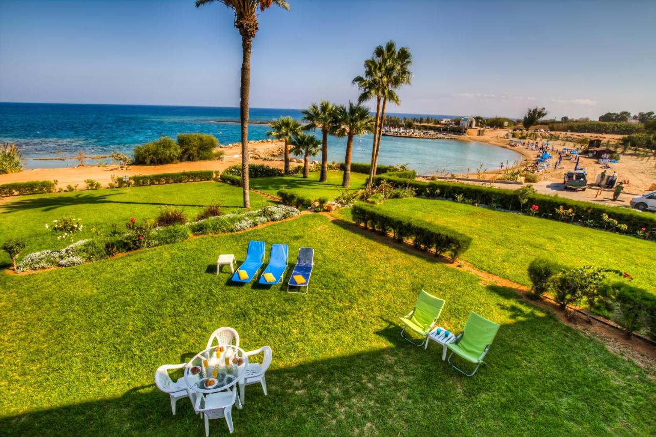 B&B Protaras - Beachfront Trident - Bed and Breakfast Protaras