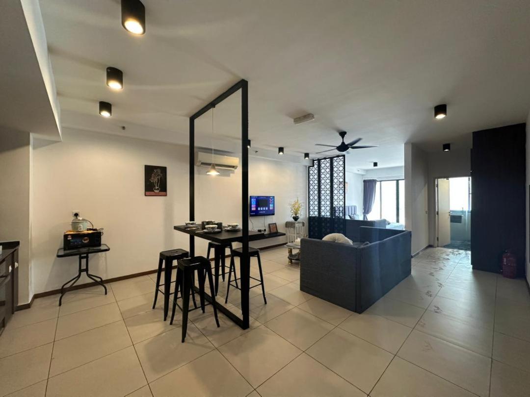 Seaview 3pax Studio with 1 Car Park at The Landmark - B&B Tanjung Tokong