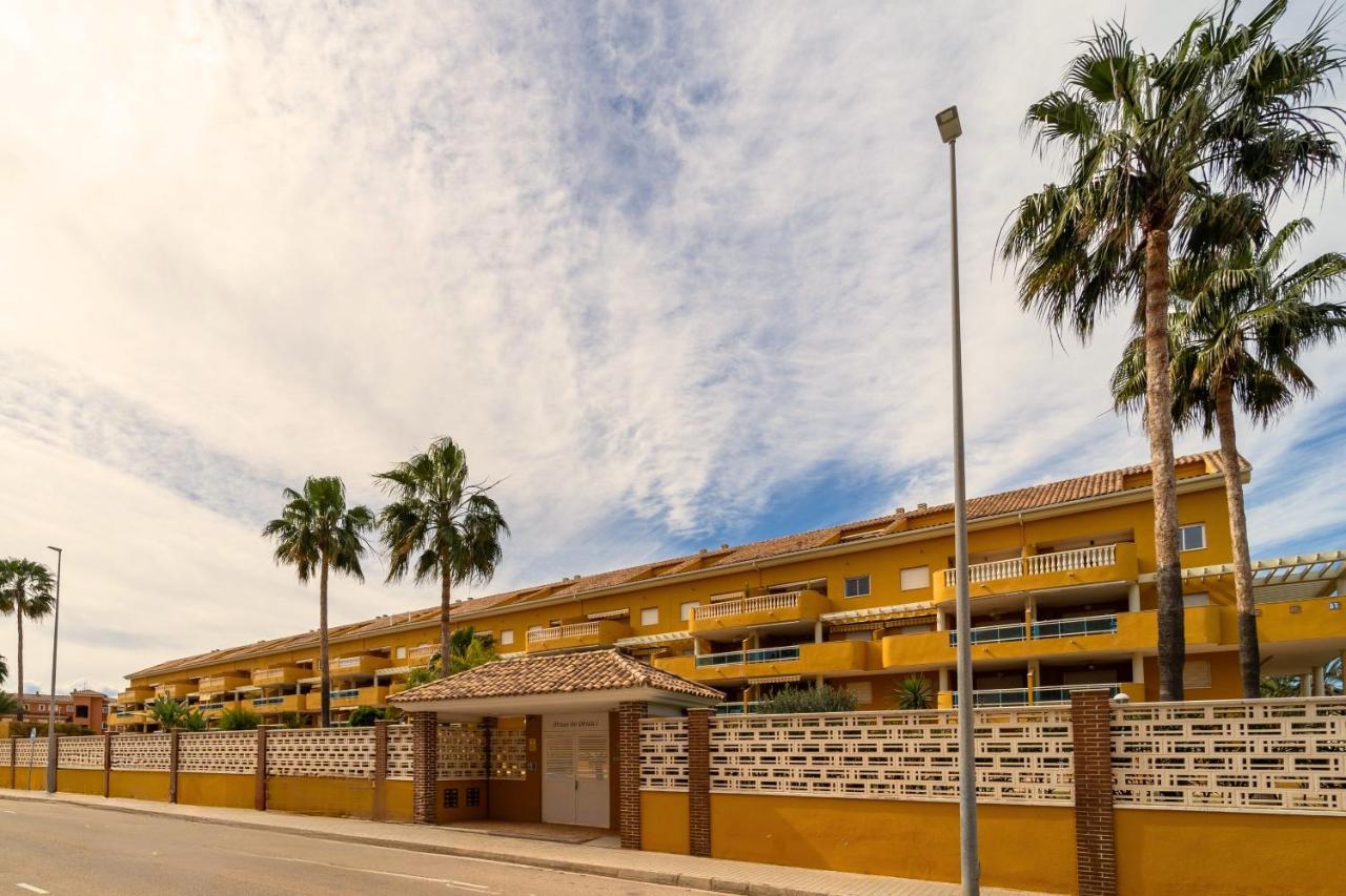 Attic Duplex Apartment with 4 terraces & 5 min walk to Beach - B&B Denia