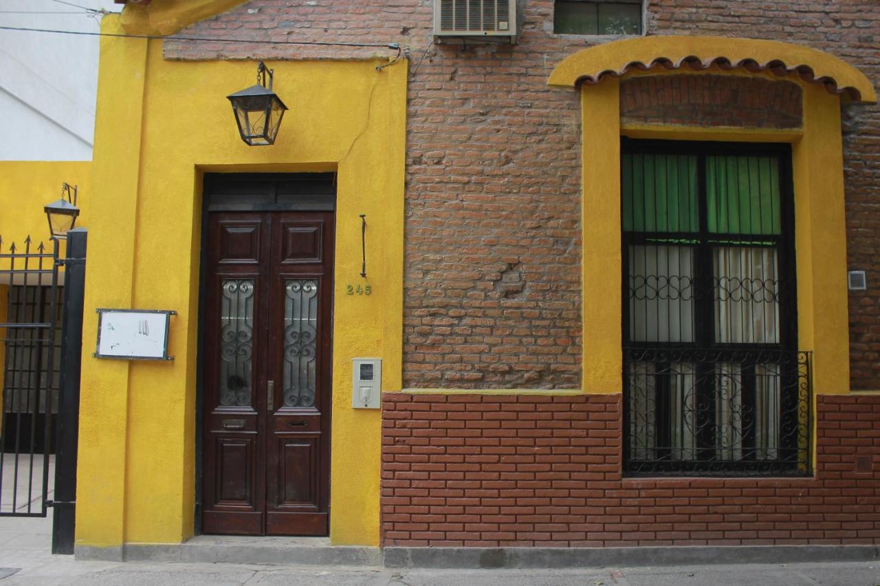 Hostal El Tucu Tucu - B&B