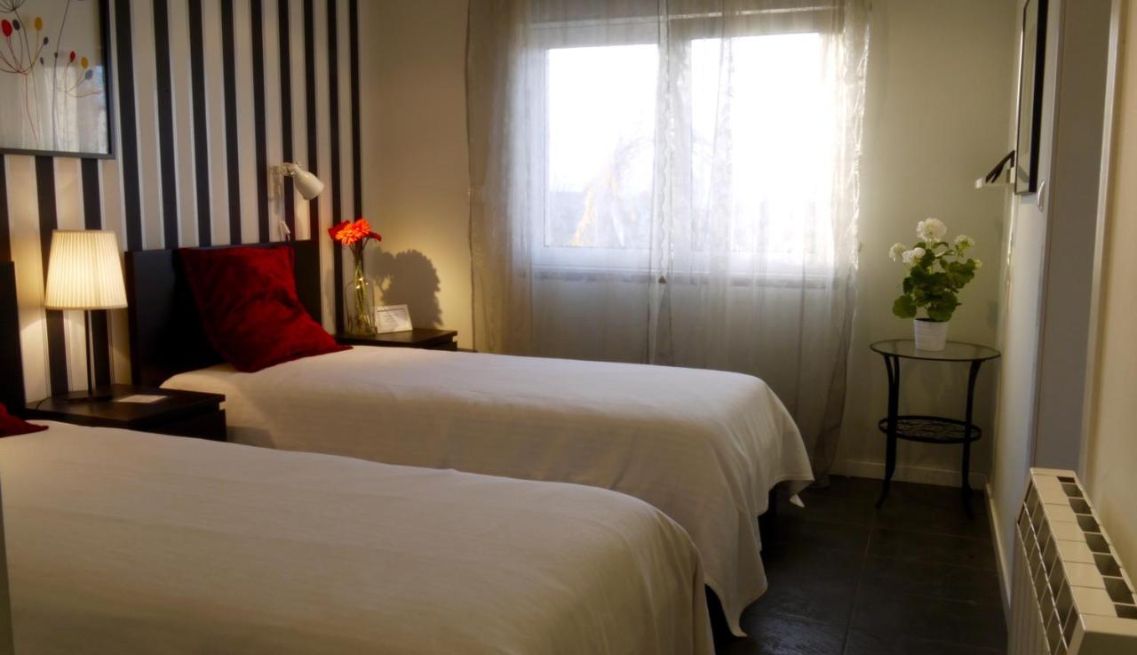 Zweibettzimmer mit eigenem Bad