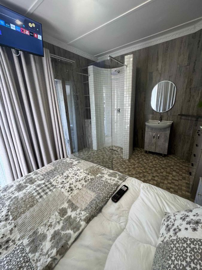 Einzelzimmer mit Balkon