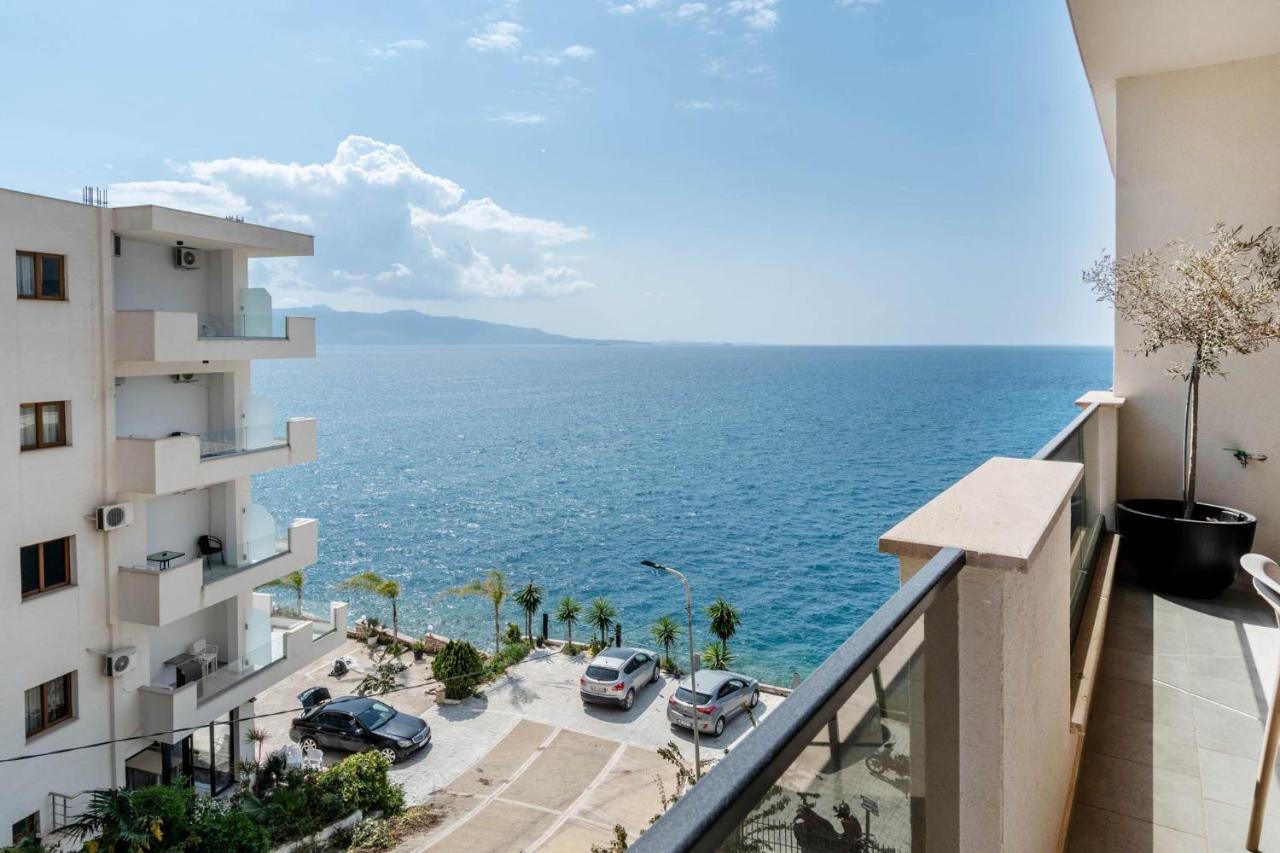 Golden Apartments Beachfront and Swimming Pool - B&B Saranda