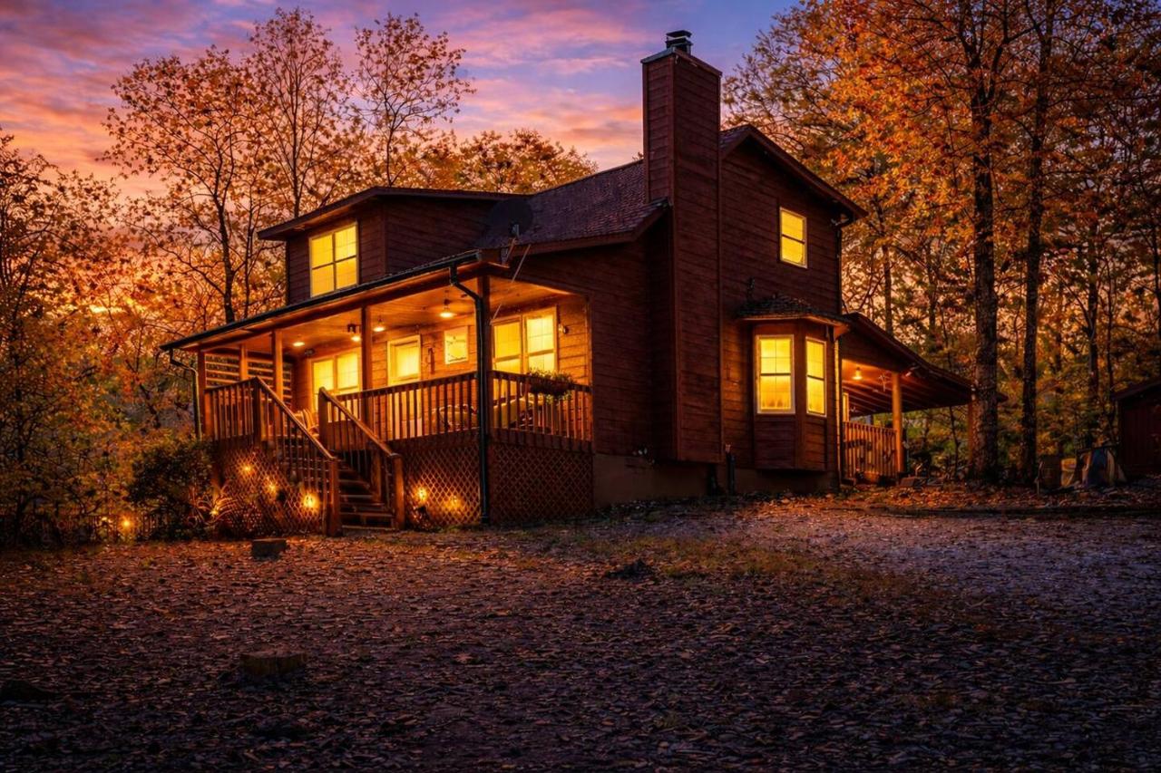 Cozy Hot Tub Cabin • Fire Pit • Near Blue Ridge - B&B Blairsville