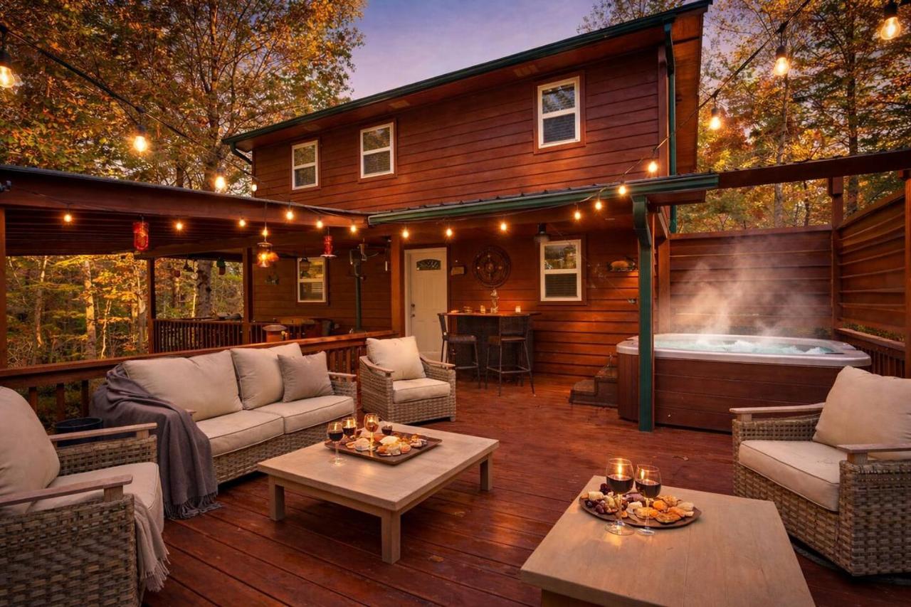 Cozy Hot Tub Cabin • Fire Pit • Near Blue Ridge - B&B Blairsville