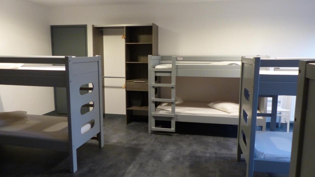 Single Bed in Mixed Dormitory Room