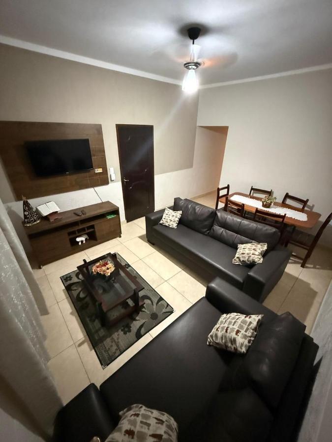 Casa em Aparecida a 300m da Basílica 3 quartos - Chambres d'hôtes Aparecida