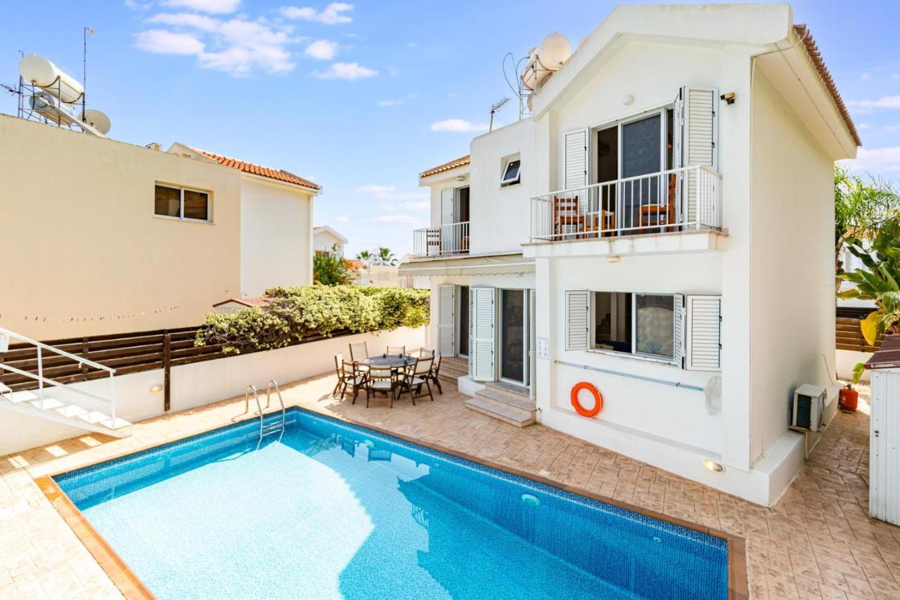 Villa Athena by Ezoria Villas - B&B Protaras
