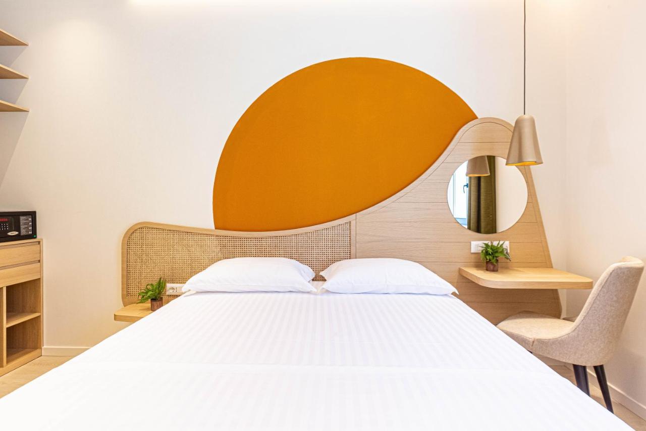 Santorini Luxury Room 2 - Beach Access, Parking and more - B&B Palasë