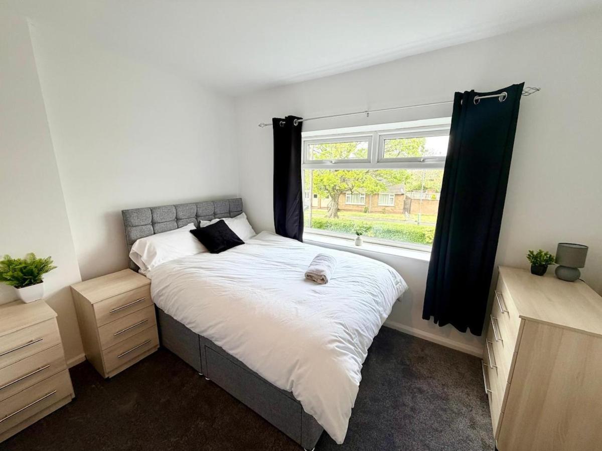 Three Bedroom House By Cozy Quarters Property Management Contractors Accommodation Billingham - B&B Stockton-on-Tees