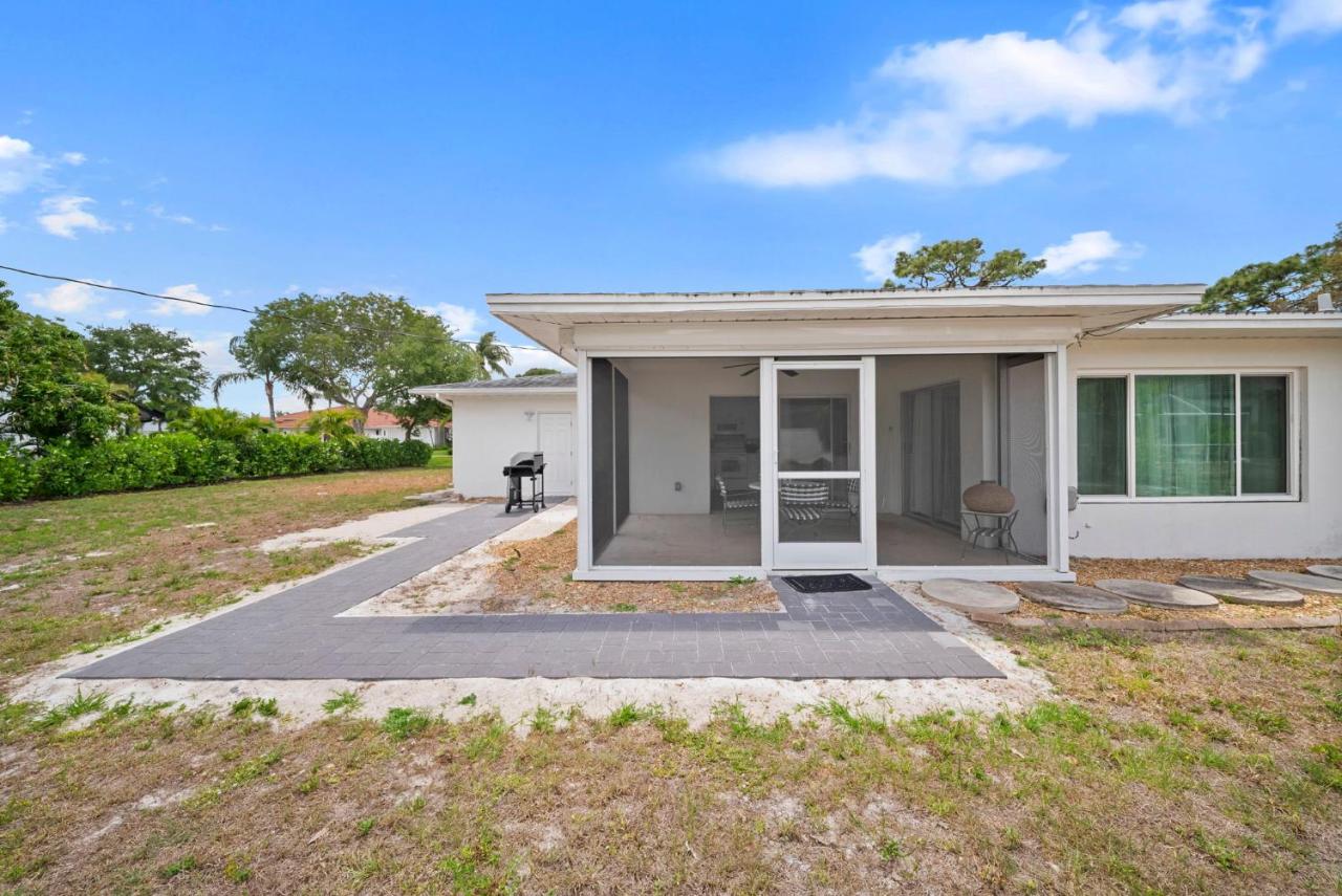 Walk to Beach 2 King Beds Sleeps 6 BBQ Bonita Springs - Bed and Breakfast Bonita Springs