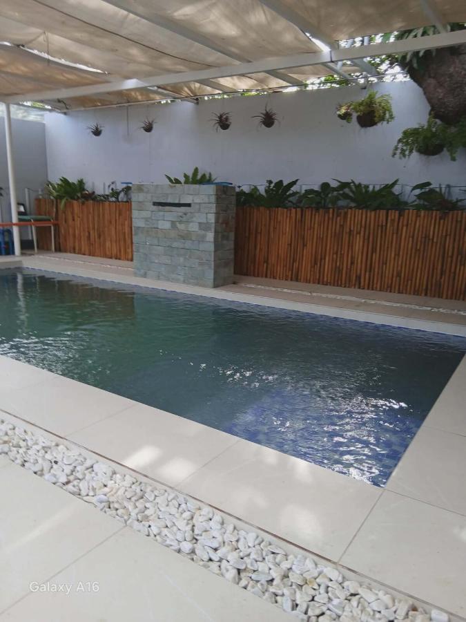 Evergreen Private Pool Villa - Cavite - B&B General Trias