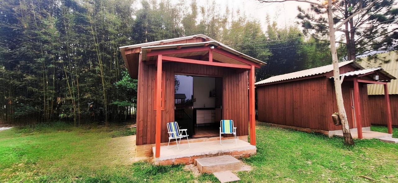 Cabana com Estacionamento ll Internet l Nomade Digital ll Táxi Fácil II Fogão Peq ll Quiosque Churrasqueira ll 5km da ERS-030 Km 88 ll 7Km da Prefeitura l Câmara Mun I IFRGS II 7,2Km UFRGS Litoral II l 12km-Praias - Chambres d'hôtes Osório