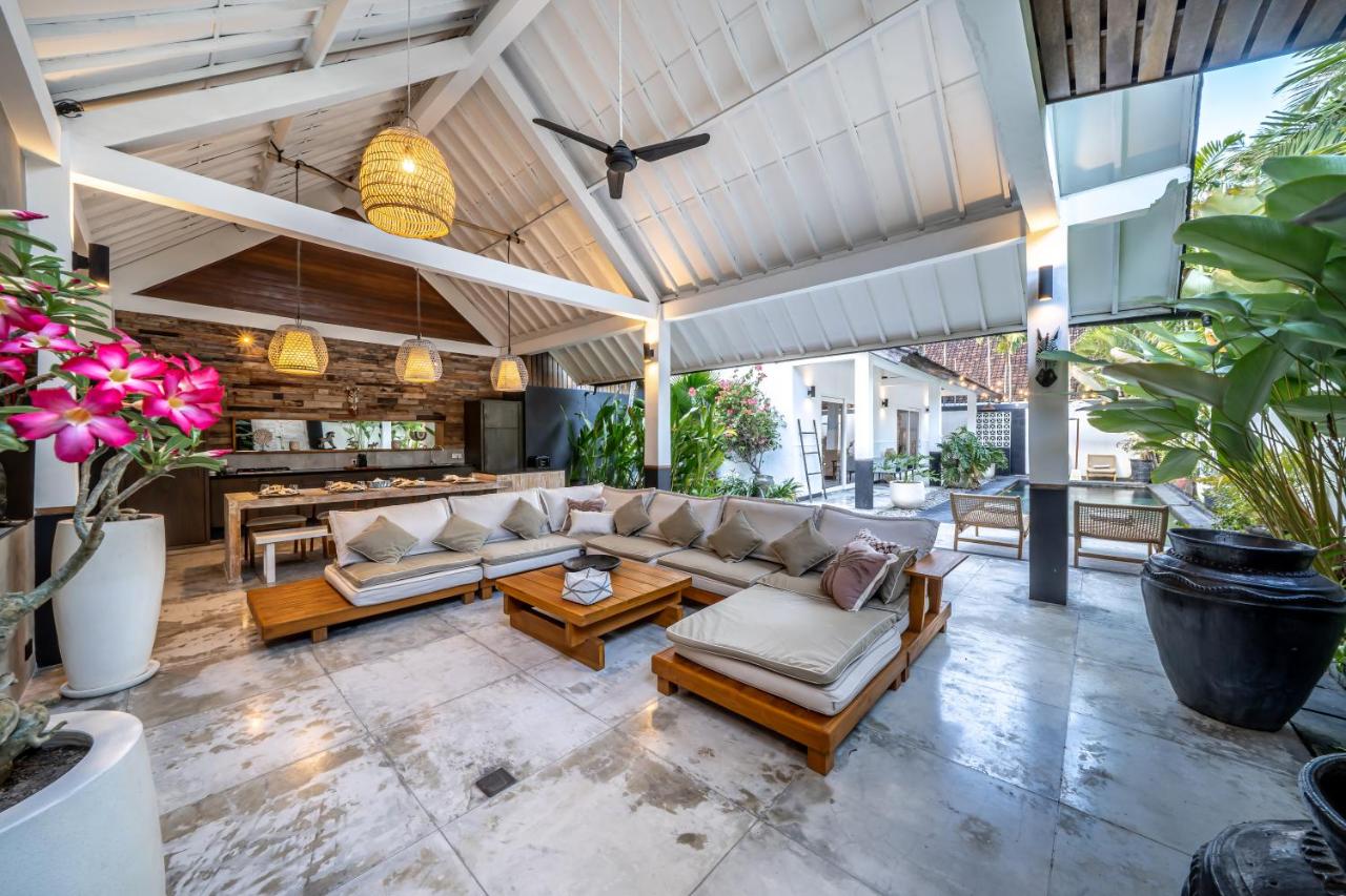 Villa Zebra Seminyak, 4BR private pool villa, Close to Potato Head - B&B Seminyak