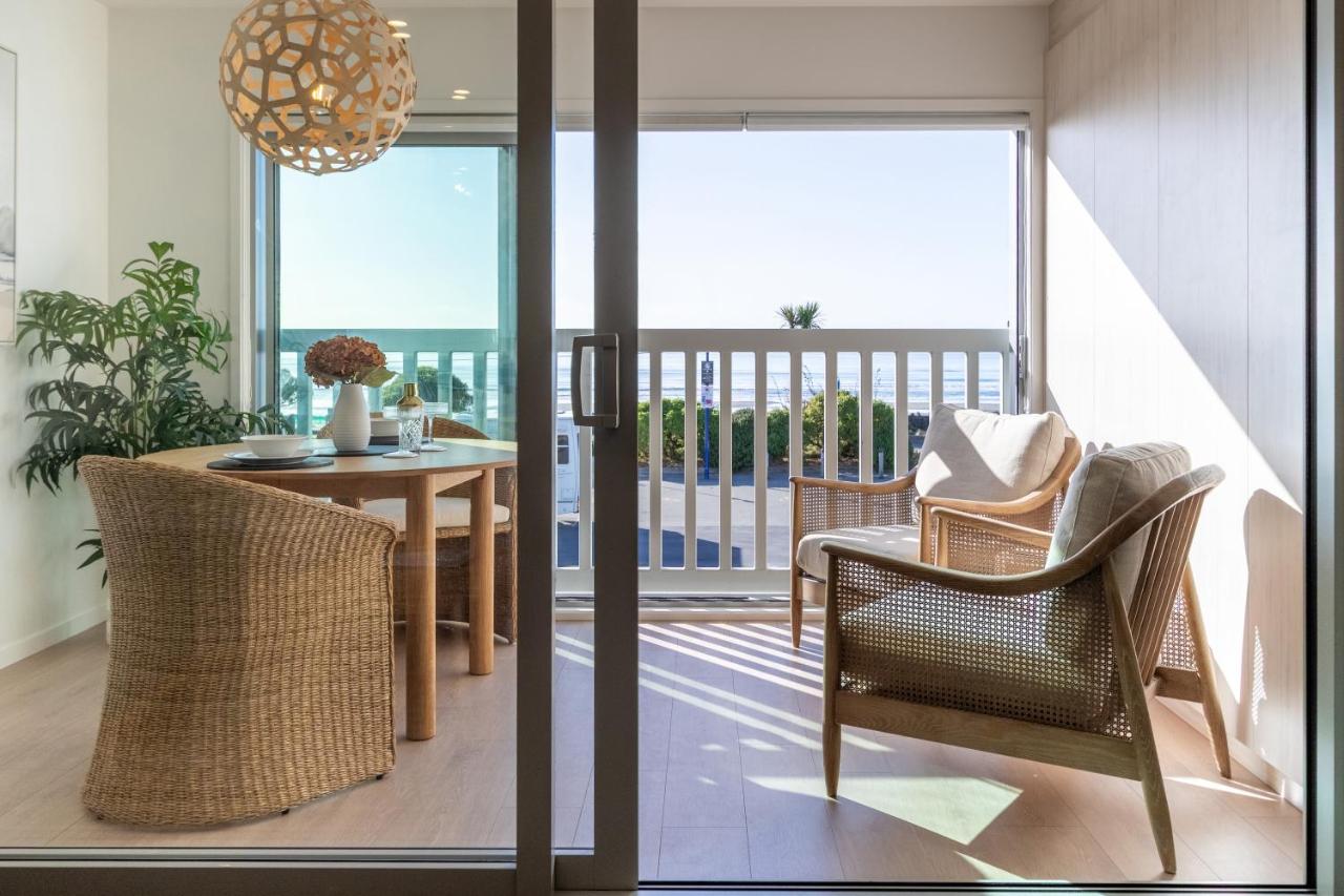 Waves & Wellness - Spa Pool and Parking - B&B Christchurch