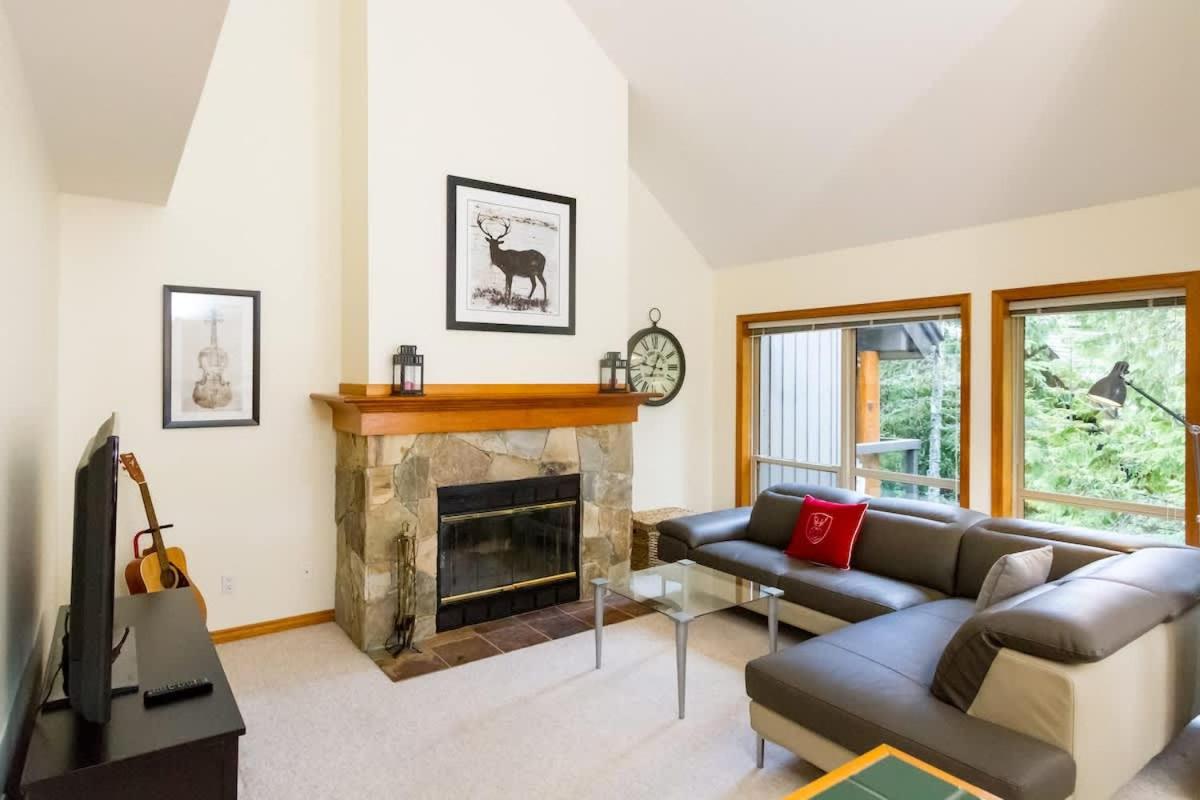 49 Painted Cliff - B&B Whistler