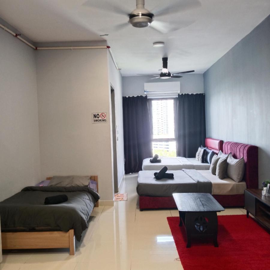 Family Studio Homestay Core Soho Kip Sentral Near KLIA & KLIA2 - Chambres d'hôtes Sepang