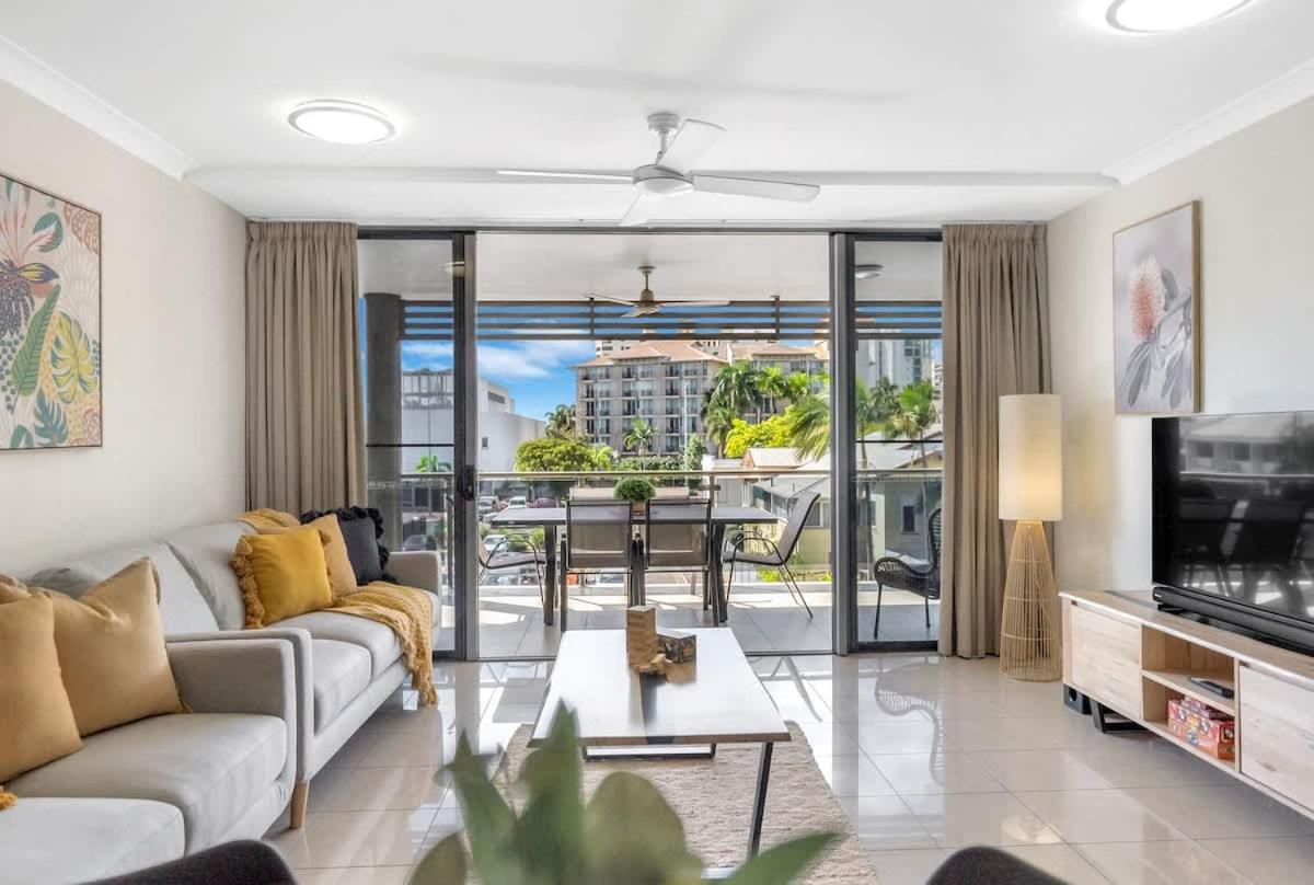 City Lights - Experience the Best of Cairns - Bed and Breakfast Cairns