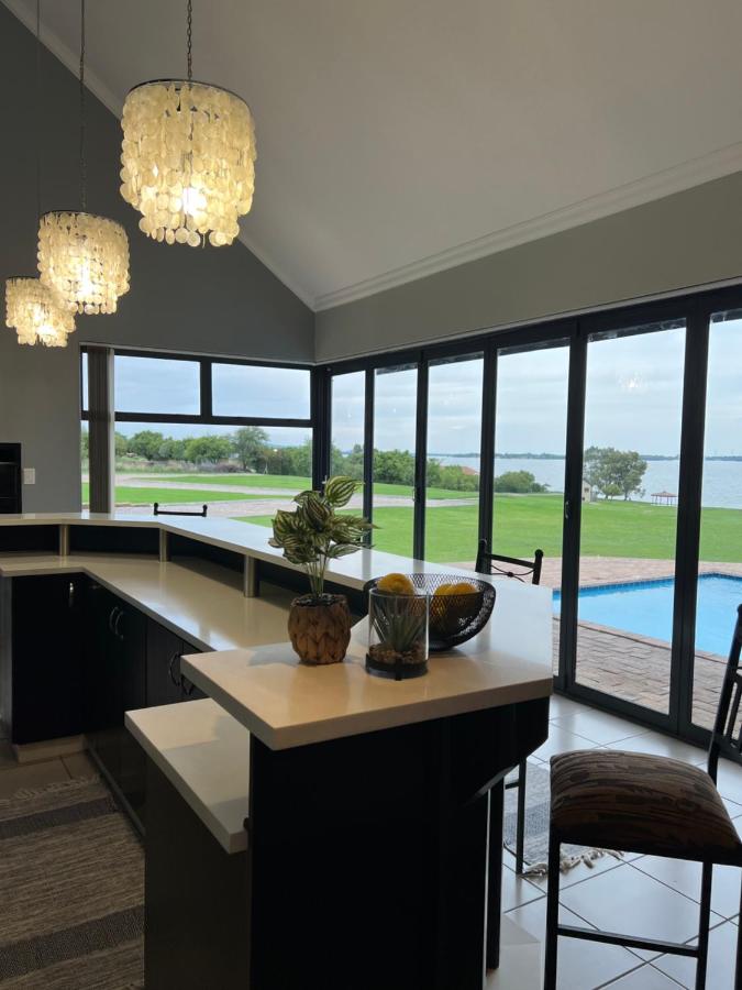 390 B Featherstone Estate - B&B Oranjeville