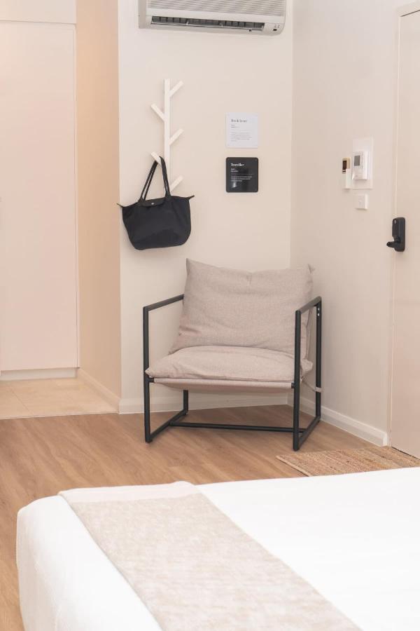 PRIME SPOT: Modern Studio+Balcony Darling Harbour - Bed and Breakfast Sydney