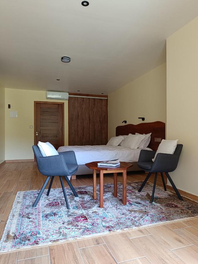 Deluxe Zimmer (2 Erwachsene & 1 Kind)