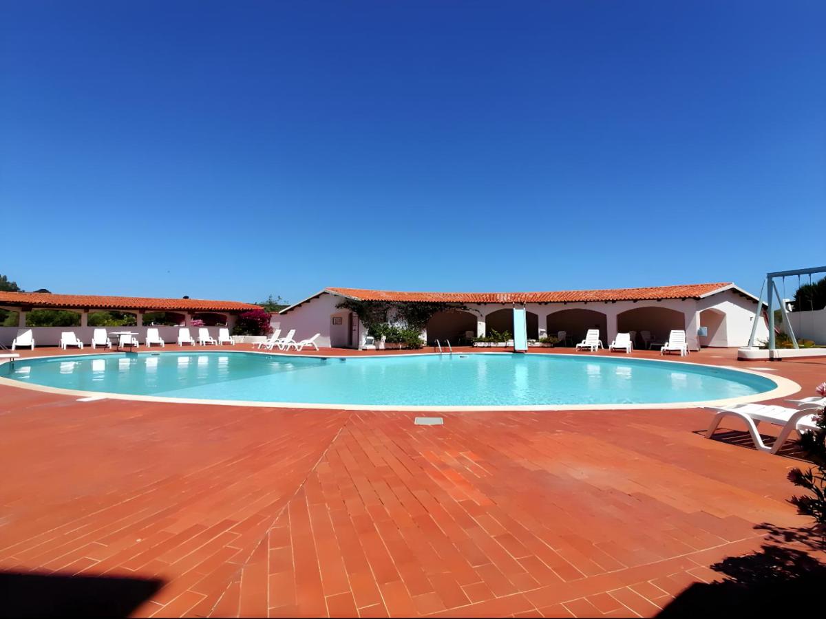 Oasi con Piscina e Giardino - Baja Sardinia - Bed and Breakfast Baja Sardinia