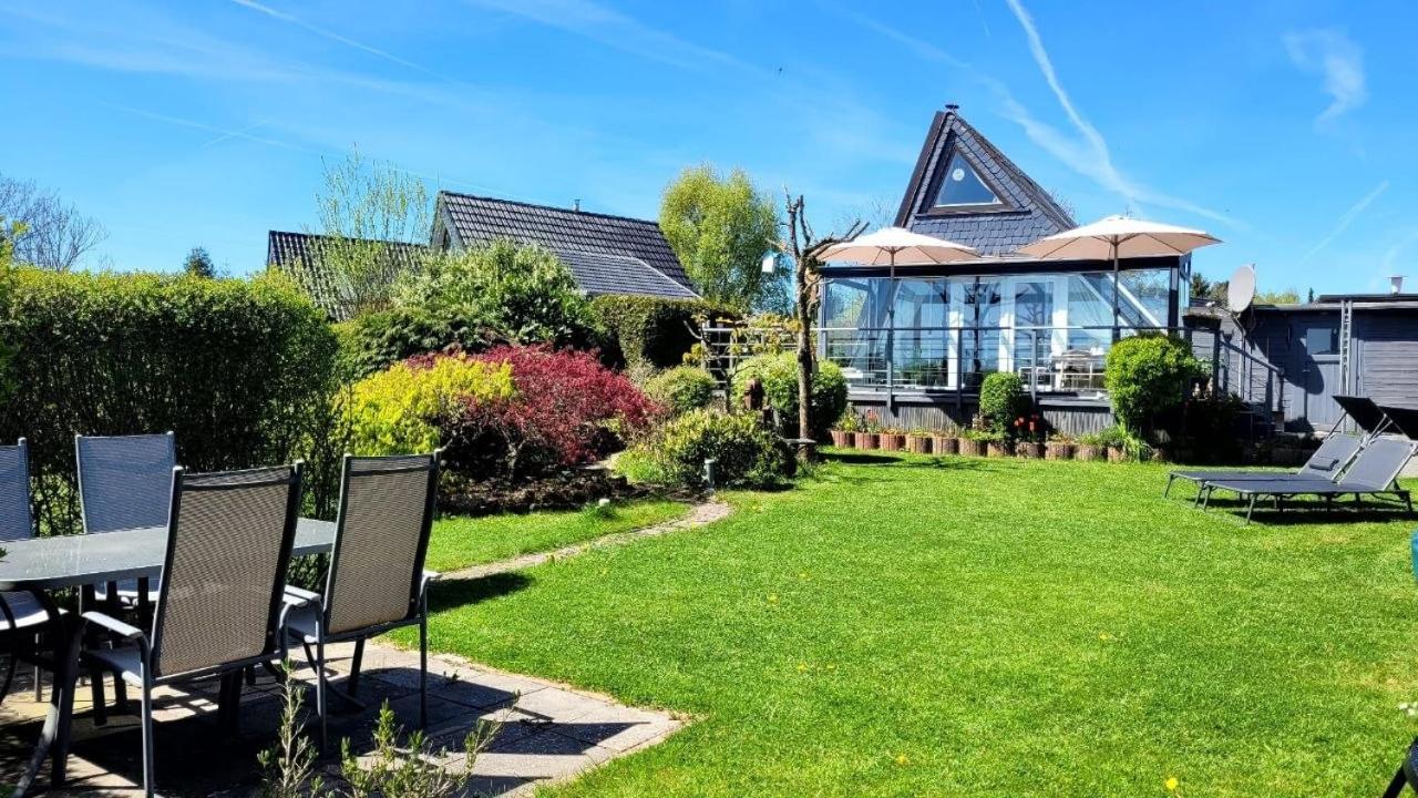 Wohlfühloase in der Eifel mit Weitblick in die Natur, Seenähe, Poolnutzung, Minigolf, Tennis und vieles mehr - Chambres d'hôtes Blankenheim