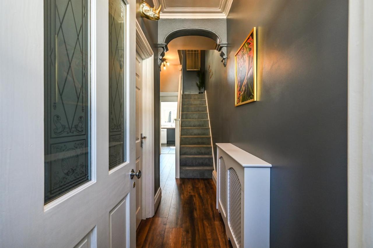 Luxury 3-Bedroom Townhouse with Garden & Free Parking Permit - Central Cardiff - B&B Cardiff