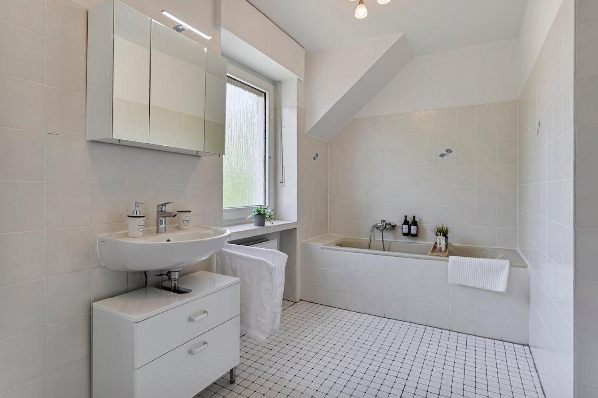 JKTV Living IX - 103qm nahe Starlight Exp, Parkpl - Ferienwohnung Bochum