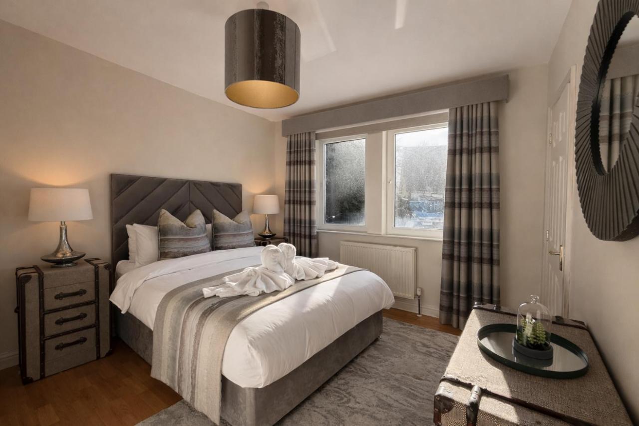 Westbrook Villa - 6-Bedroom Luxury Villa with Hot Tub - The Etive Estate - Chambres d'hôtes Taynuilt