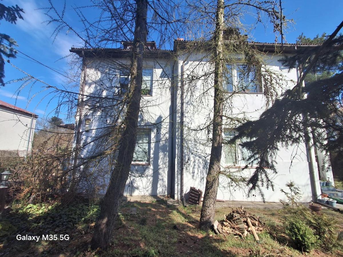 ,,Arts Home,, ,ZAPRASZAM możliwość bezpłatnego parkowania,blisko las,przyroda, centrum kardiologii,centrum zdrowia dziecka,centrum szkoleniowe,trasa na Lublin,Ukrainę,mieszkanie przestronne,czyste,spokojna okolica,blisko Aldi,Lidl,Żabka,Rossmann,pkp, ztm - B&B Warsaw