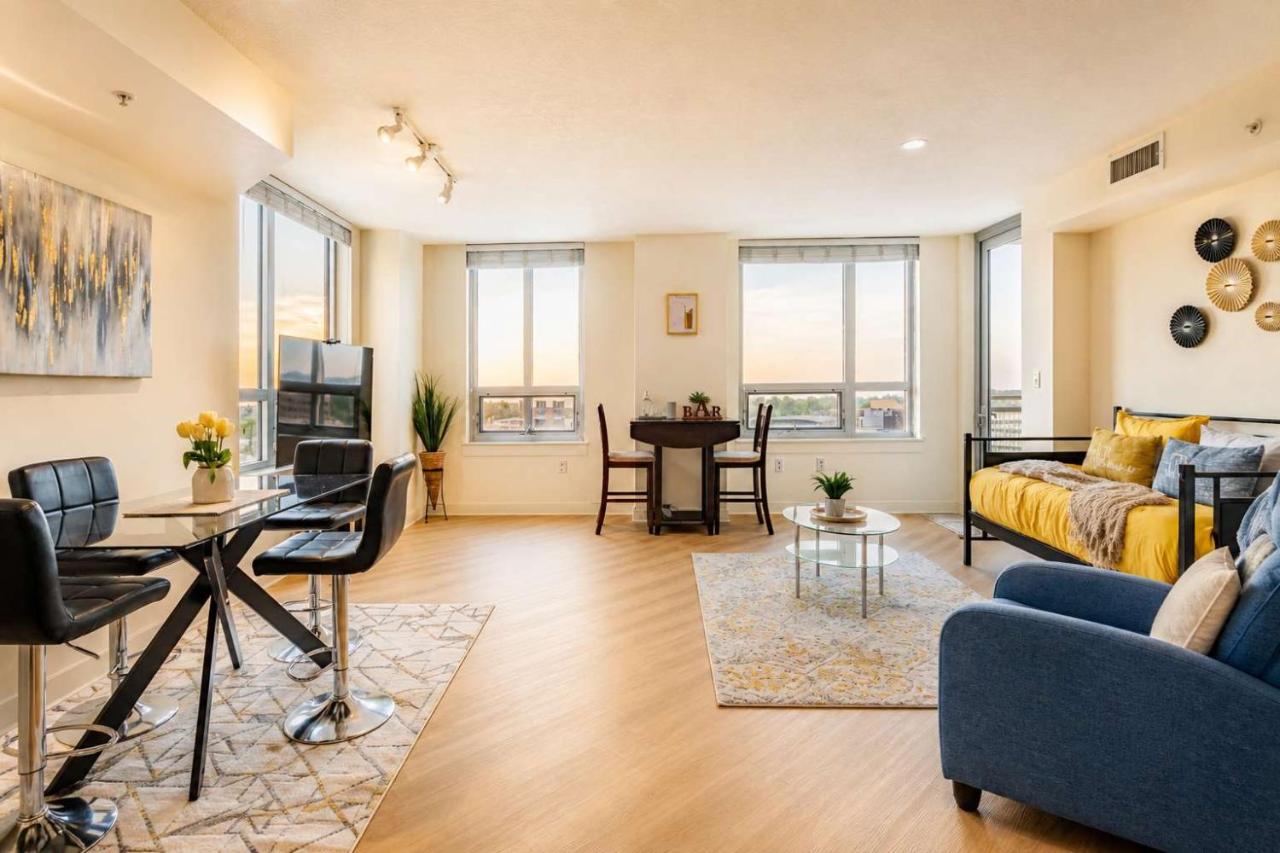 Silver Spring DC Metro 2BR Rooftop Gym LuxePad - B&B Silver Spring