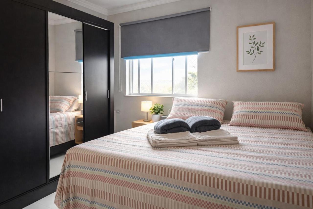 Apartamento Espaçoso e Completo com 3 Quartos - 2 Banheiros - Até 6 Pessoas - Check-in Automático 24h - Garagem Coberta - B&B Vitória da Conquista