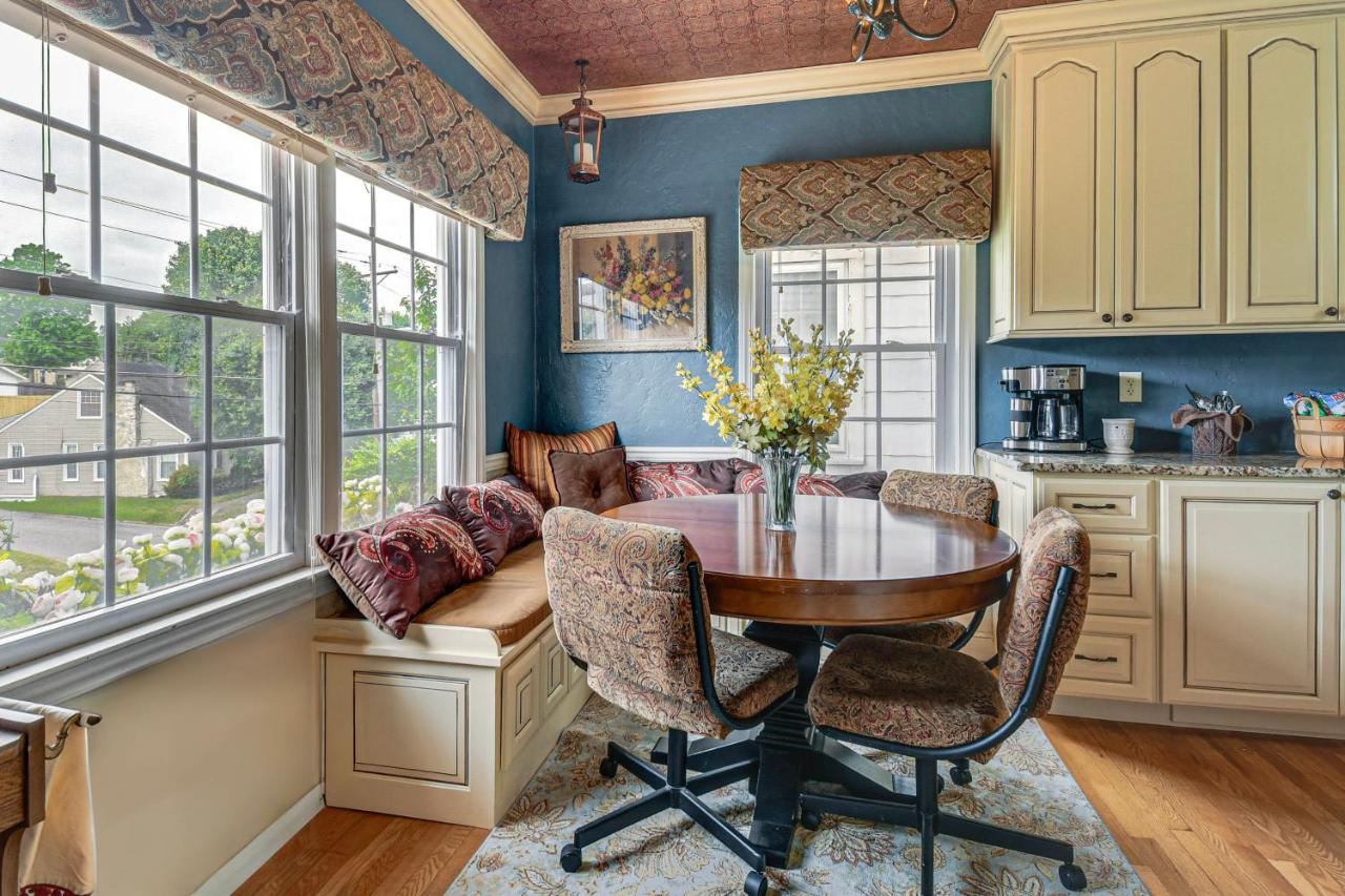 Monthly Stay Special! Cozy Cottage in Huntington - B&B Huntington
