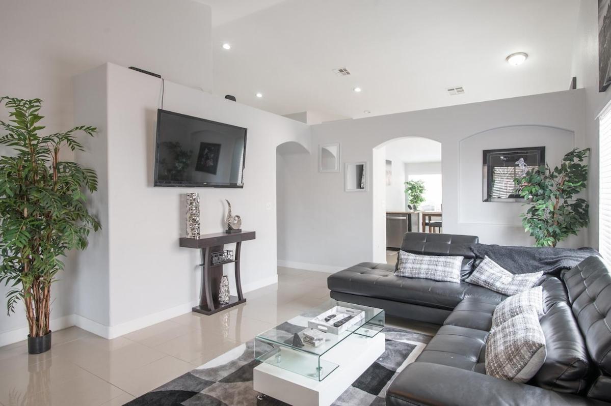 Las Vegas Family-Friendly 3BR Home Sleeps 6 Crib Included - Chambres d'hôtes Las Vegas