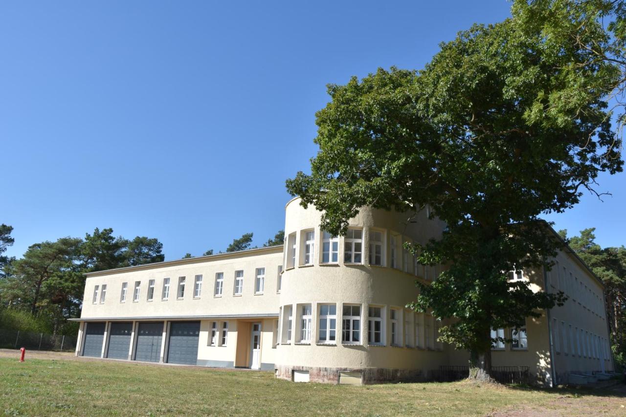 Pension Alte Flugleitung - Chambres d'hôtes Stendal