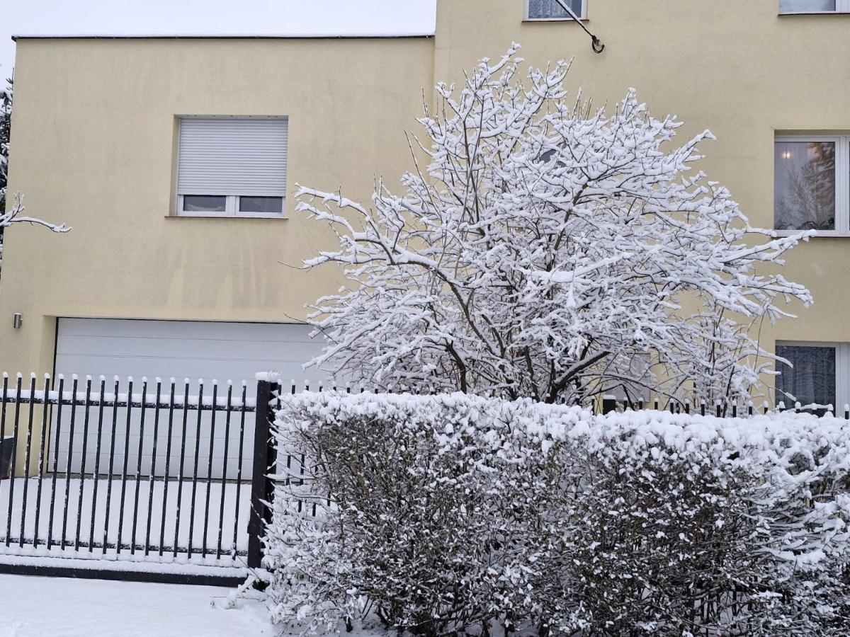 65 m2 full-foot apartment in a house with garden and private entrance - Chambres d'hôtes Toruń