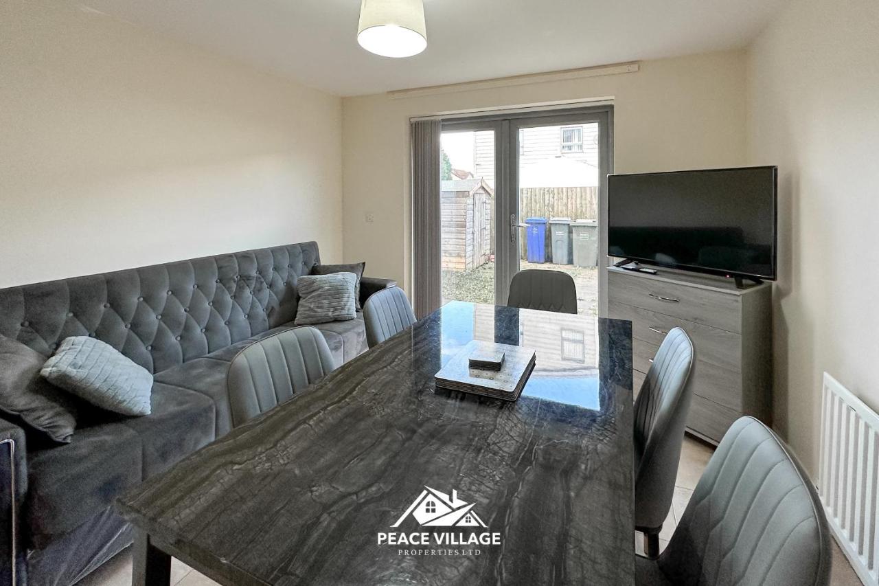 Ashton Co-Living - Private Room Self-Cater - B&B Manchester