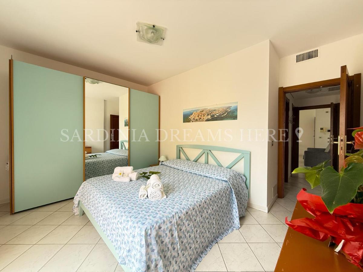 Casa Dory with private Garage and large terrace for relaxing - Bed and Breakfast Alghero