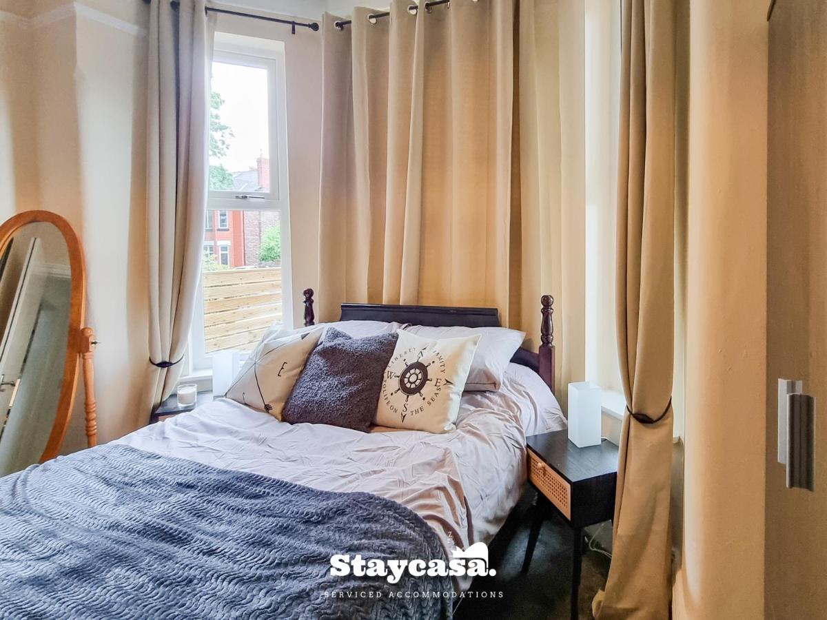 Spacious 5BR Home in Leafy Withington - B&B Manchester