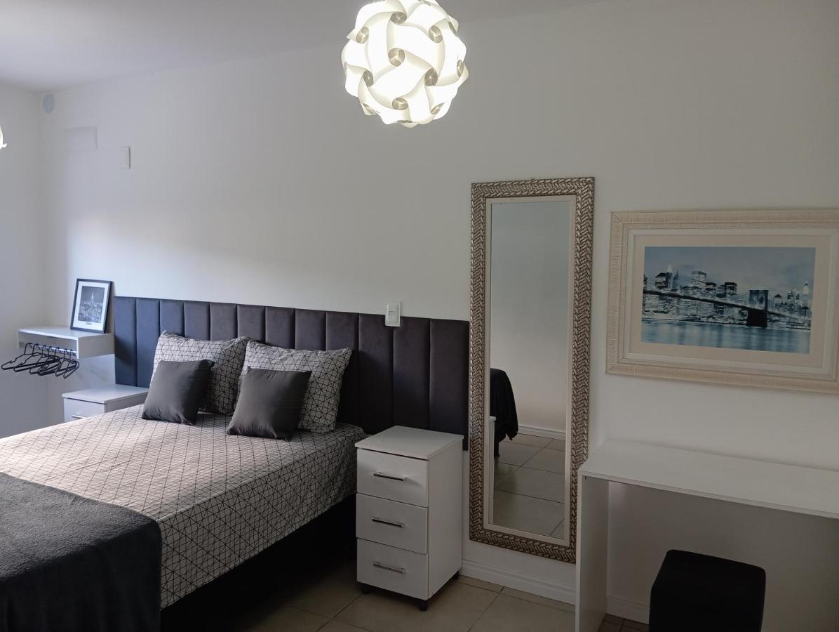 Apartamento com piscina, terraço, churrasqueira e estacionamento - B&B Pelotas